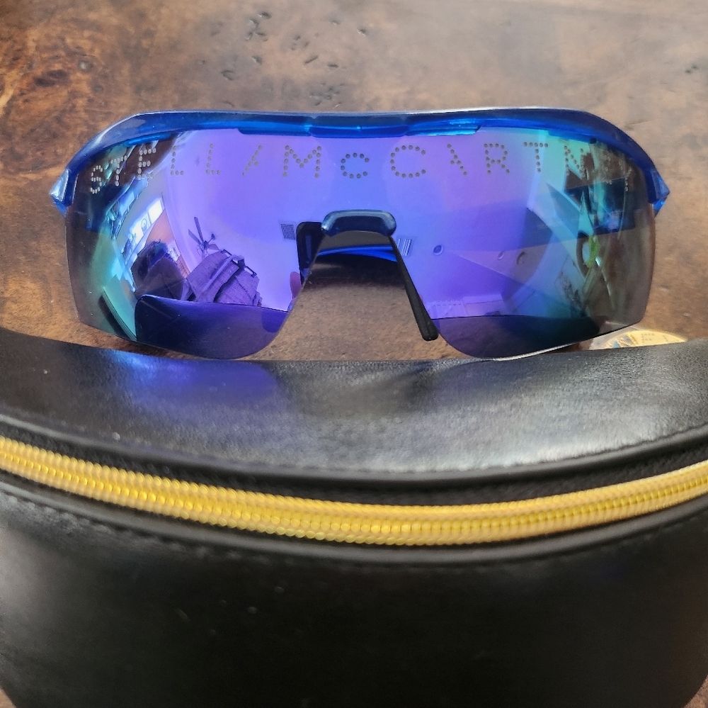 Stella McCartney sunglasses with case NEW - Picture 3 of 9